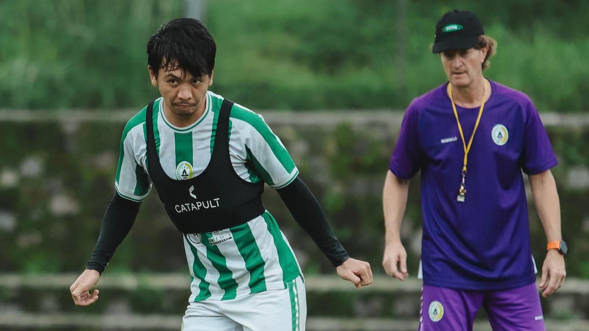 Pieter Huistra Kembali Melatih PSS Sleman untuk Musim Depan