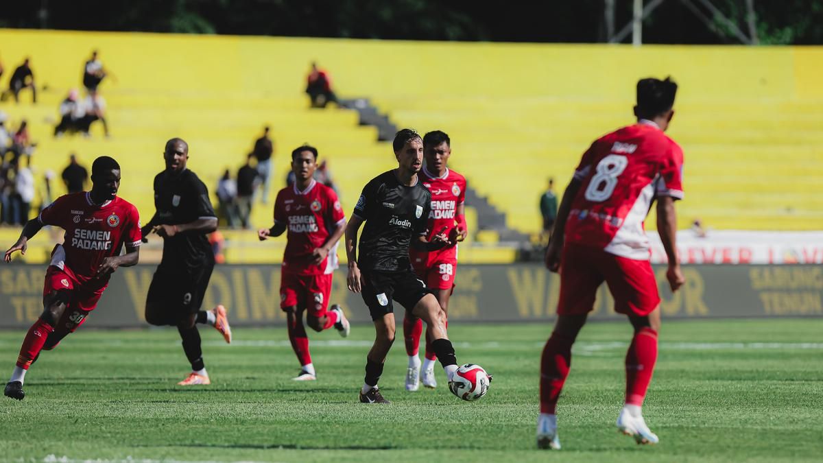 Milomir Seslija Desak Fair Play Usai Persis Solo Imbang Lawan Persebaya