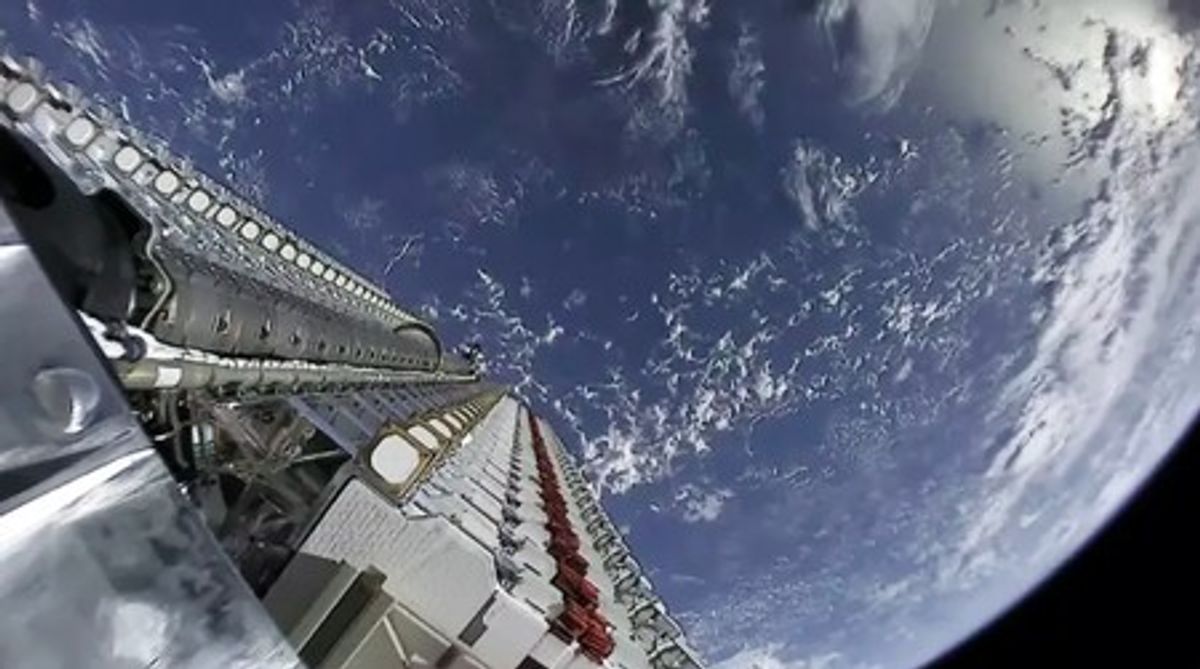 Dampak Negatif Mega Konstelasi Satelit Terhadap Lingkungan Bumi