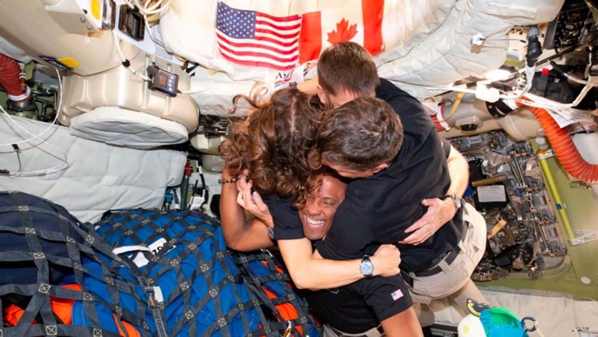 Astronaut Artemis II Hadapi Tuduhan Konspirasi Misi Bulan di Capitol Hill