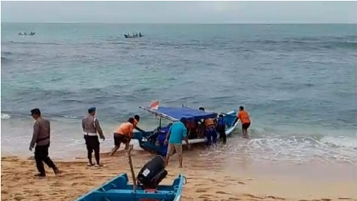 BRIN Ungkap 65,8 Persen Pesisir Pantura Jawa Tergerus Erosi Parah