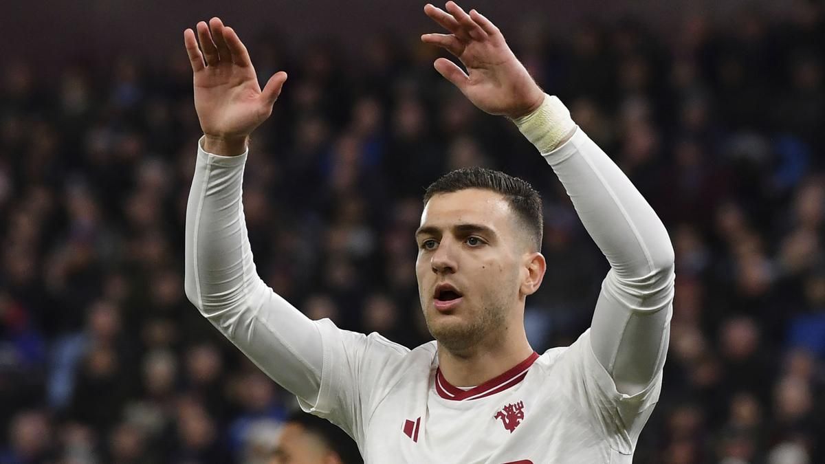 Michael Carrick Pagar Diogo Dalot dari Godaan Real Madrid