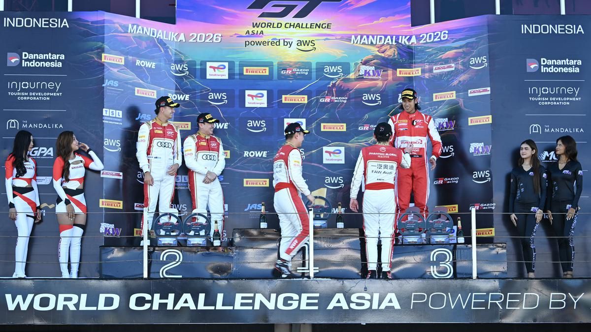 Sean Gelael Raih Podium Ketiga GT World Challenge Asia di Mandalika
