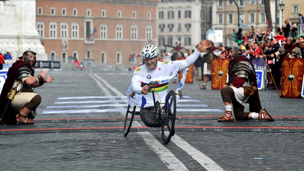 Legenda Balap Alex Zanardi Meninggal Dunia pada Usia 59 Tahun
