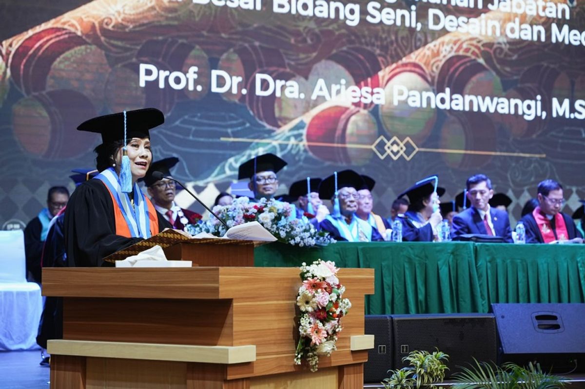 Universitas Kristen Maranatha Kukuhkan Ariesa Pandanwangi Jadi Guru Besar Seni