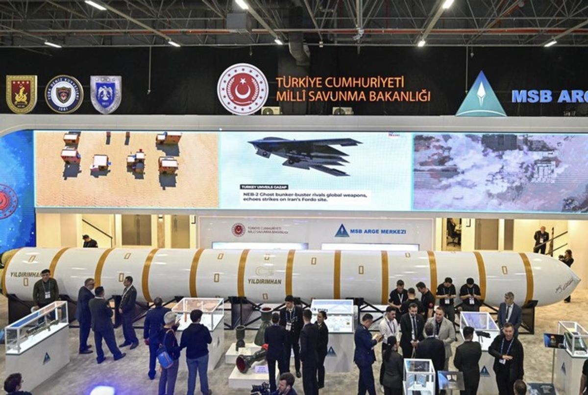 Turki Pamerkan Prototipe Rudal Balistik Antarbenua Yildirimhan di Istanbul