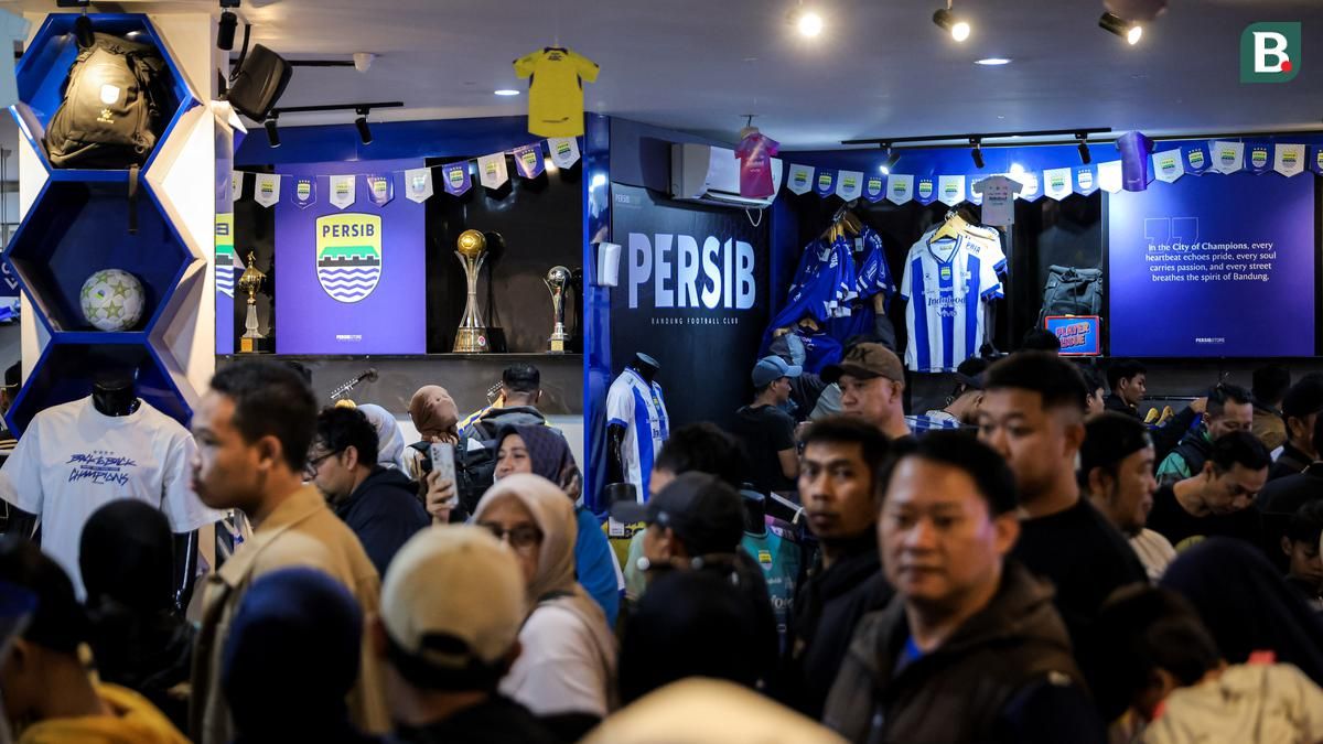 Bobotoh Serbu Persib Store Jelang Laga Kontra Persijap Jepara