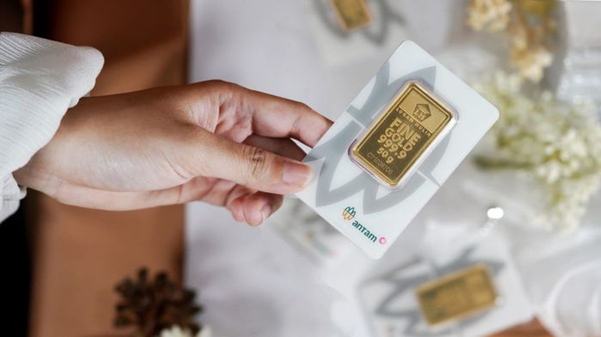 Harga Emas Antam Turun ke Rp2.796.000 per Gram